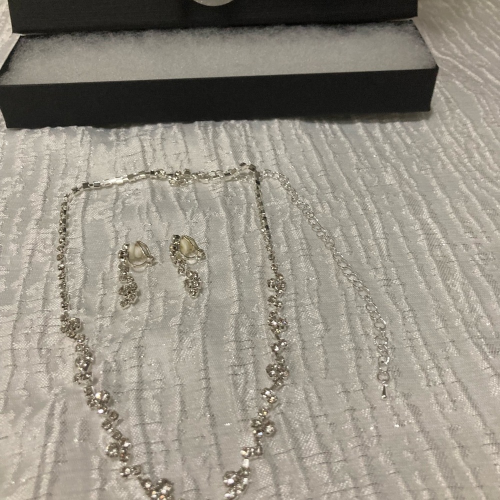 Antian Accessories™ .Sparkling Silver Necklace and Earring Set